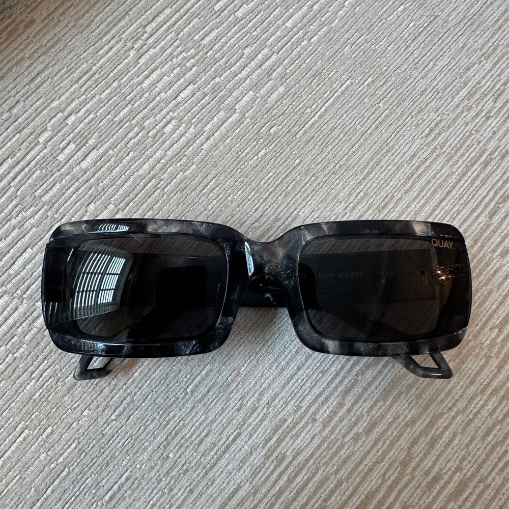 Quay Black Marble Sunglasses - Picture 2 of 5